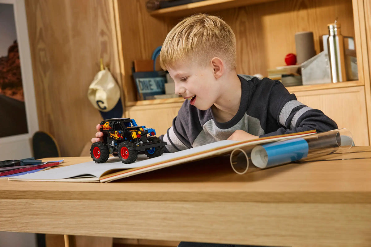 Lego Technic 42219 Monster Jam™ Grave Digger™ Tuli ja Jää