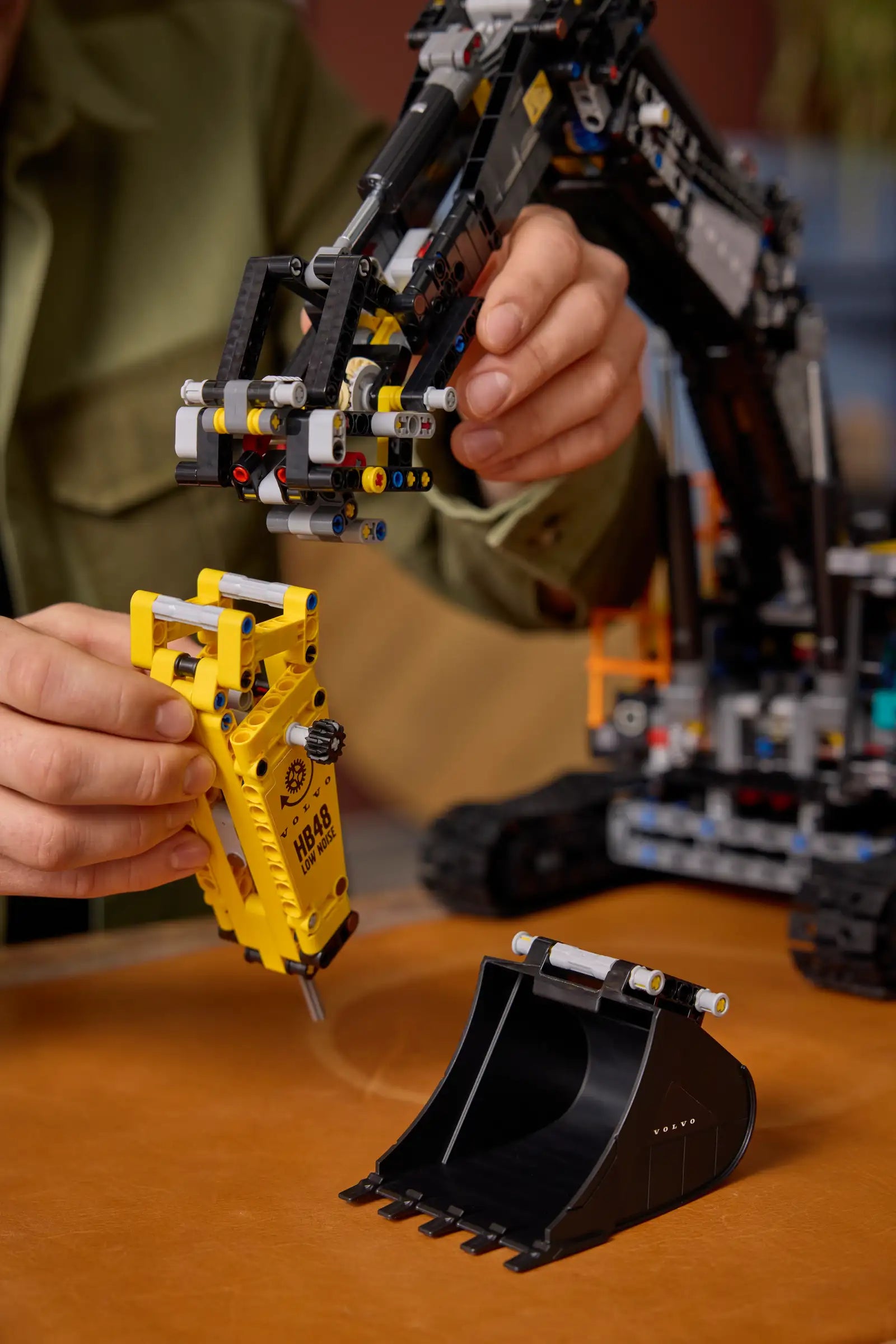 Lego Technic 42215 Volvo EC500 Hybrid Kaivukone