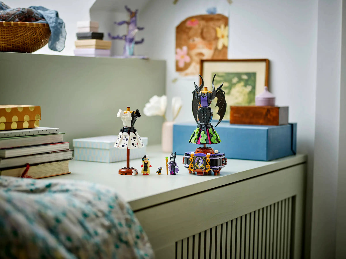 LEGO Disney 43262 Pahattaren ja Cruella de Vilin Mekot