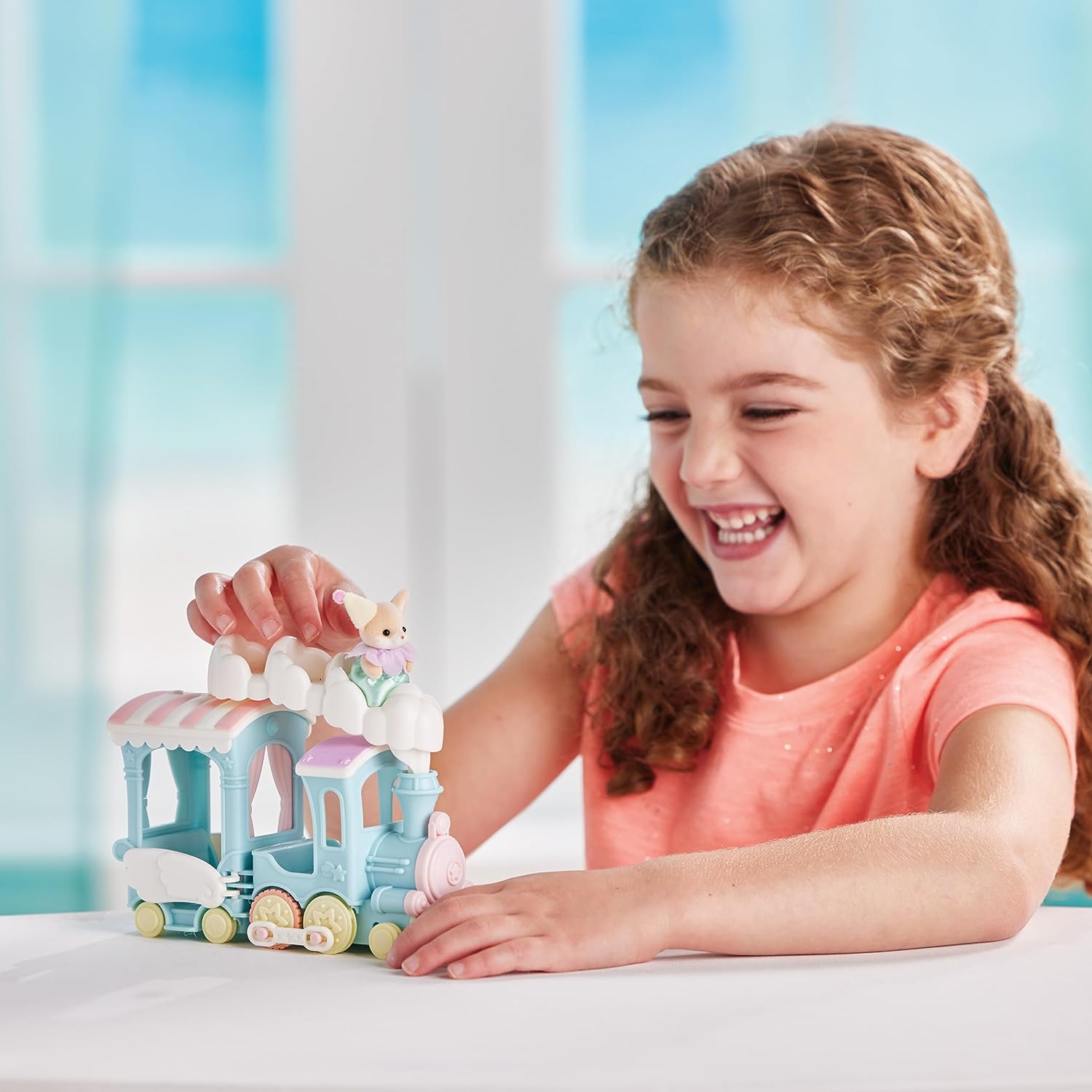 Sylvanian Families 5702 Keinuva Sateenkaarijuna