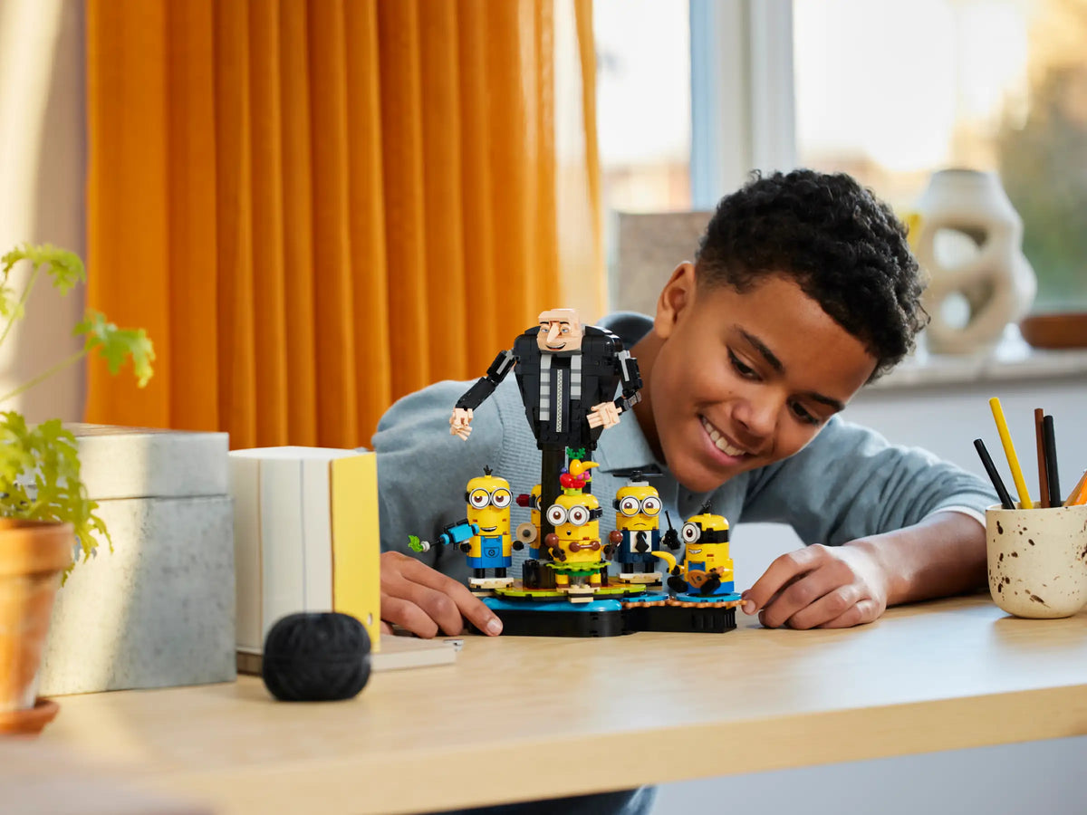 LEGO Minions 75582 Palikoista Rakennettavat Gru ja Kätyrit
