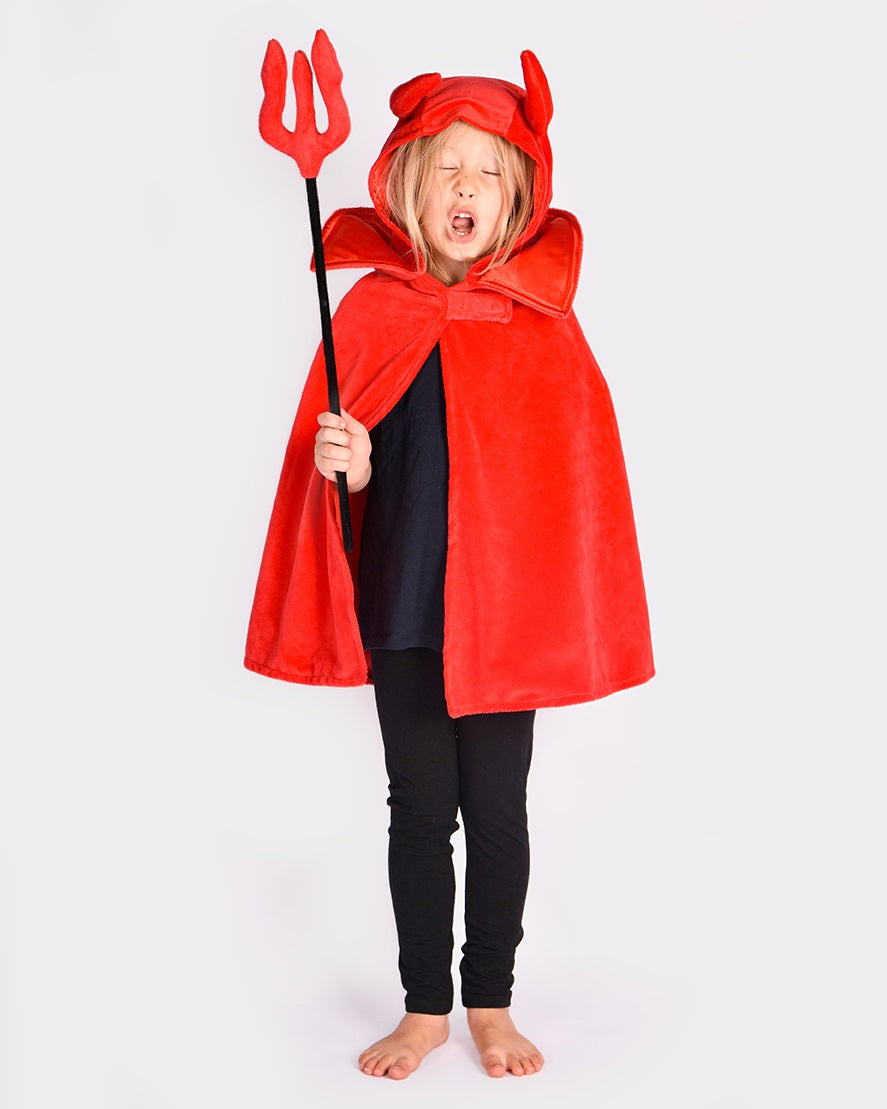 Lasten Naamiaisasu Viitta Pirunsarvilla + Pehmeä Hiilihanko 3-7v.
