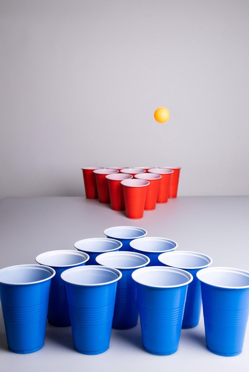 Clown Games Beer Pong Peli