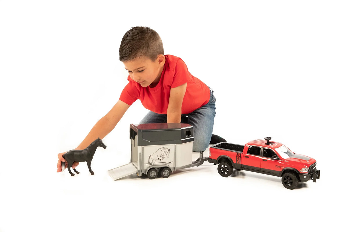 Bruder 02501 Dodge RAM Avolava, Hevostraileri ja Hevonen