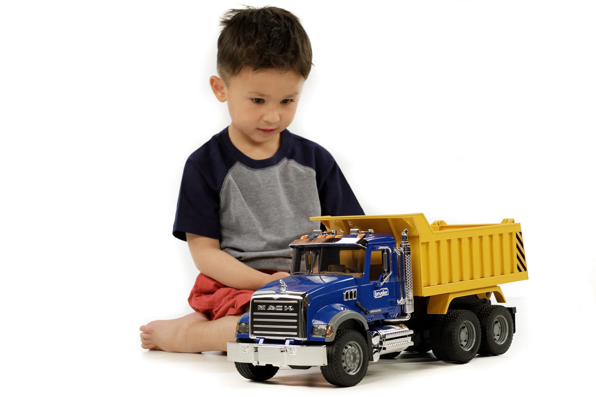 Bruder 02815 MACK Granite Kuorma-auto 1:16