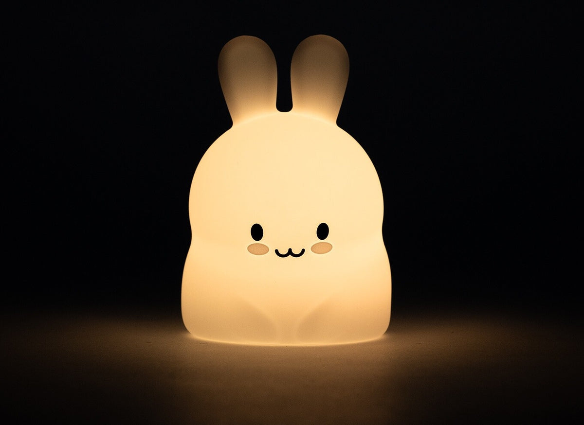 Bo. Väriävaihtava Pupu Yövalo