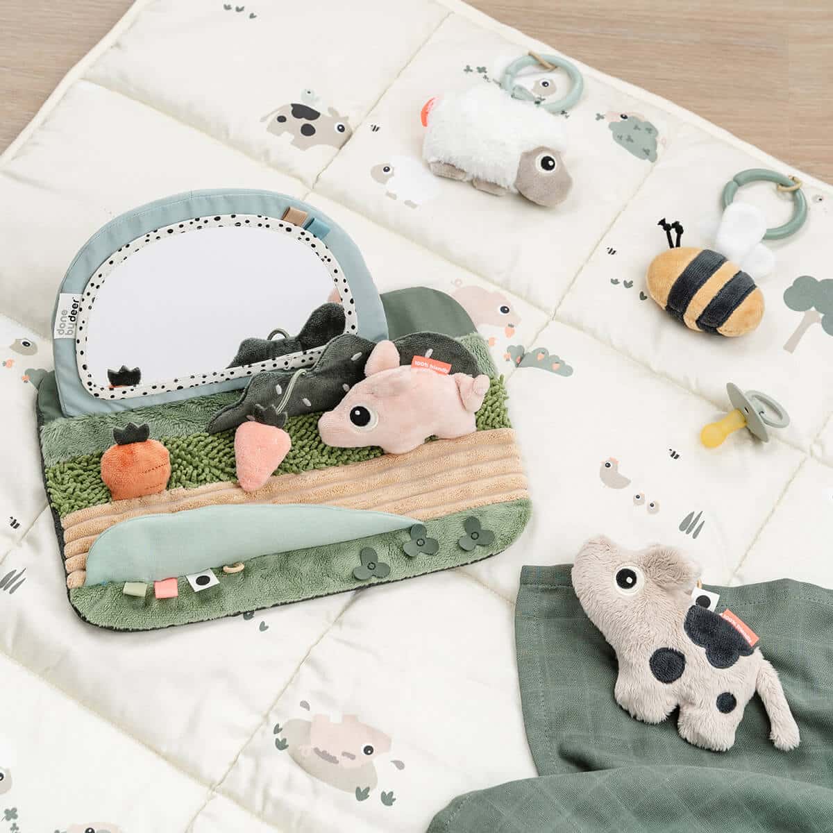Done by Deer Tummy Time Aktiviteettilelu Peilillä