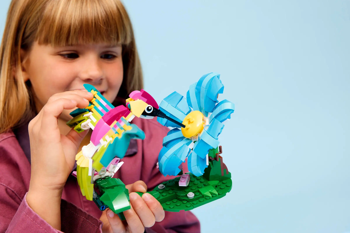 LEGO Creator 31384 Villieläimet: Värikäs Kolibri