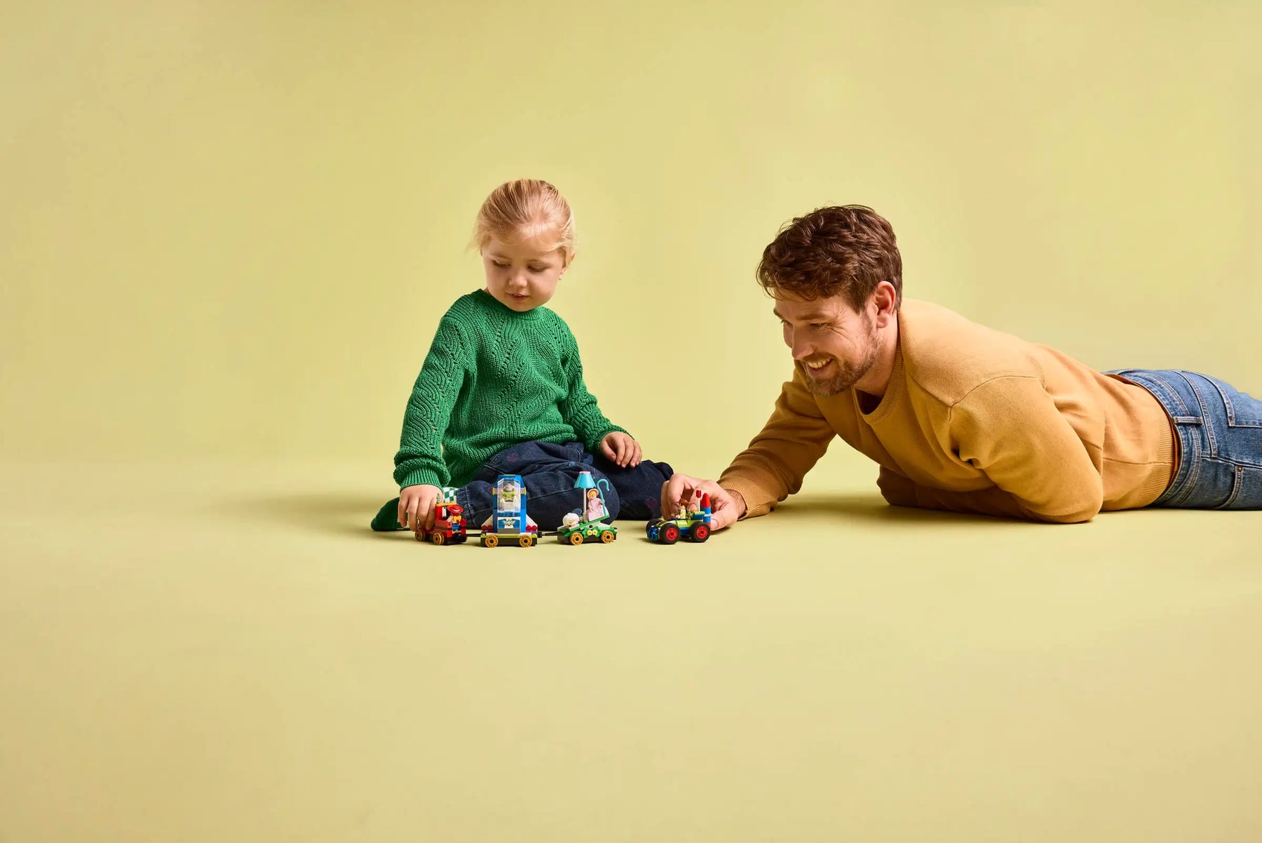 LEGO Disney 43264 Toy Story -juhlavuoden Juna ja Radio-ohjattava Auto