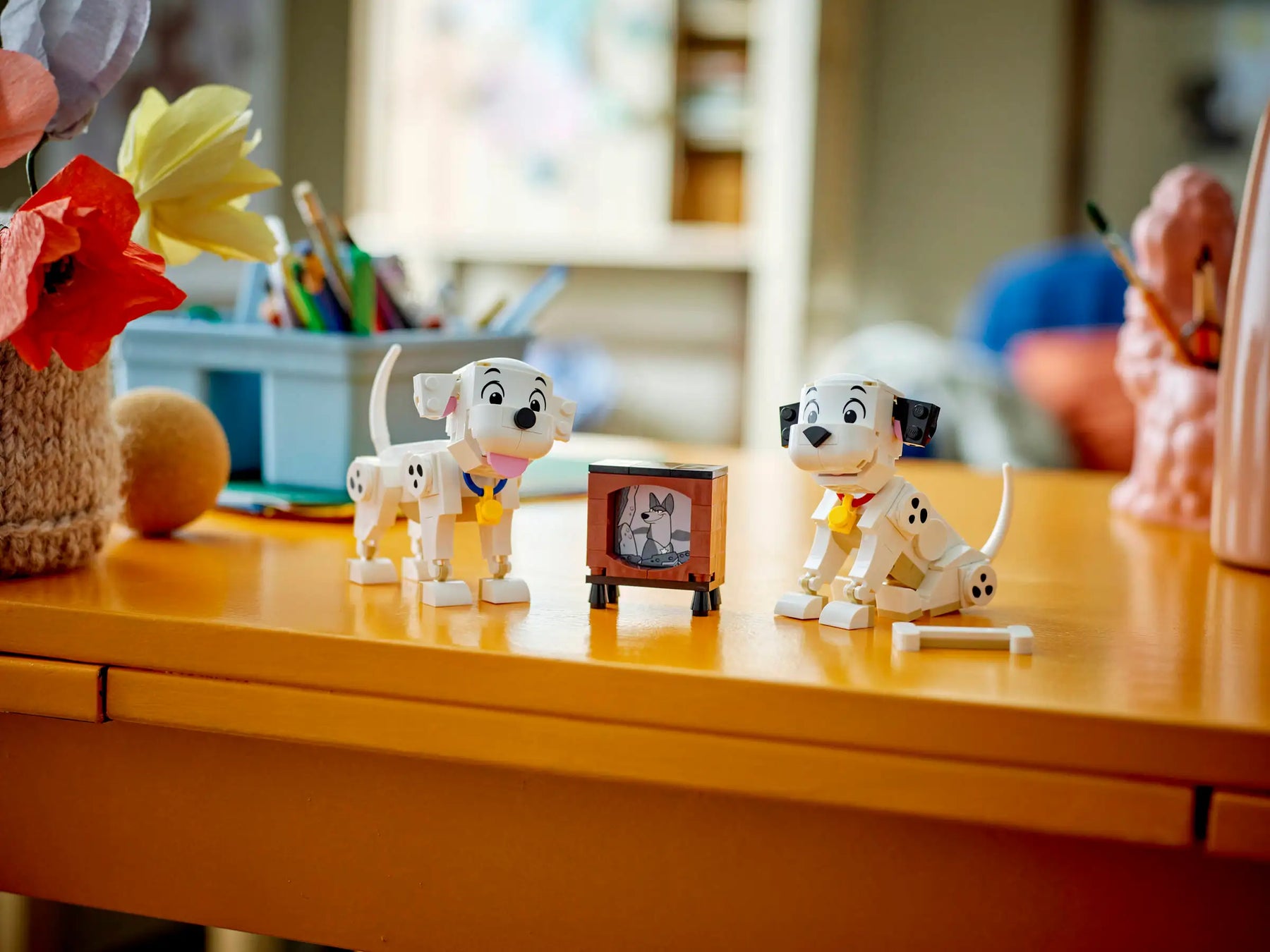 LEGO Disney 43271 101 Dalmatialaista Koiranpennut: Laikku ja Pipsa