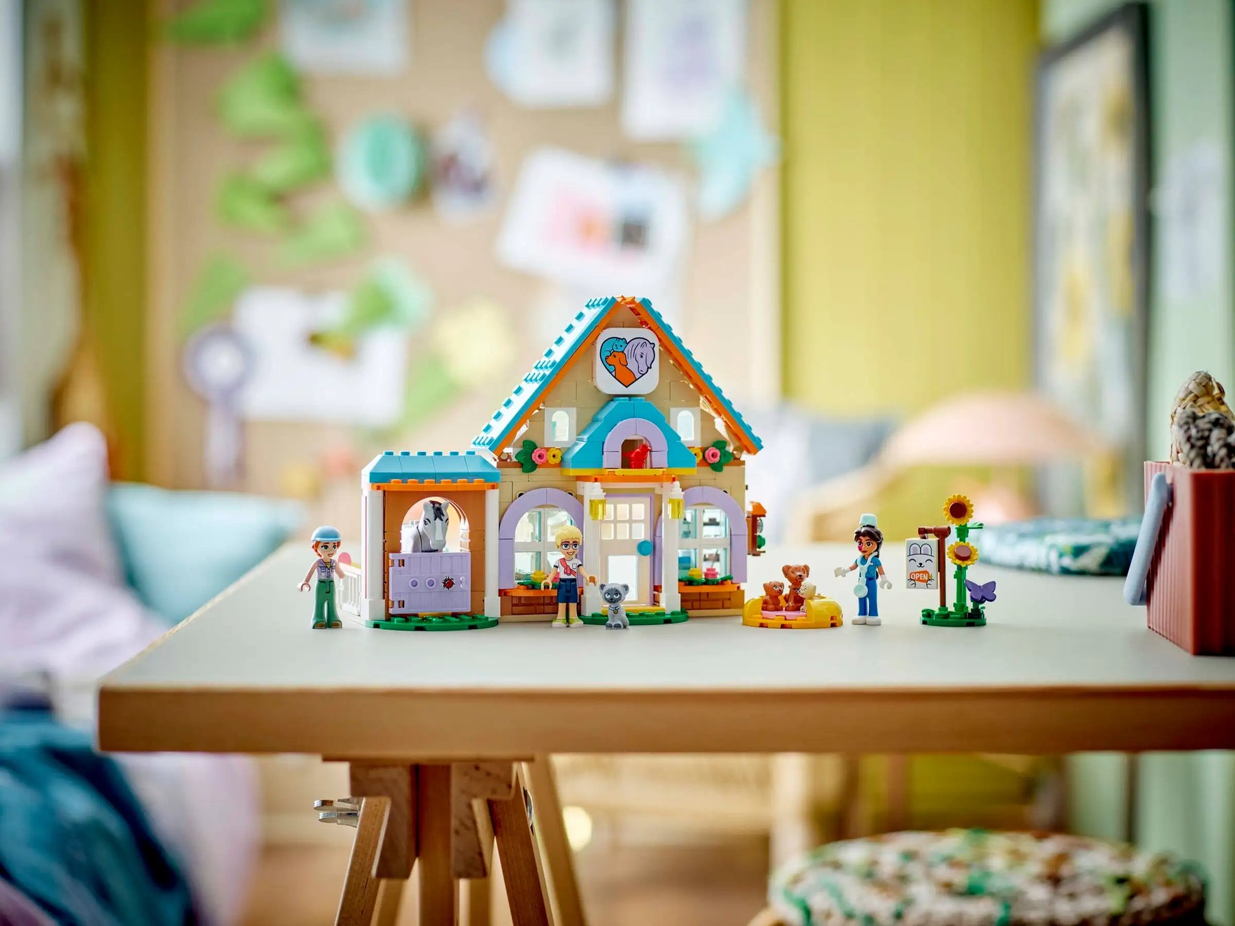 LEGO Friends 42651 Hevos ja Lemmikkisairaala