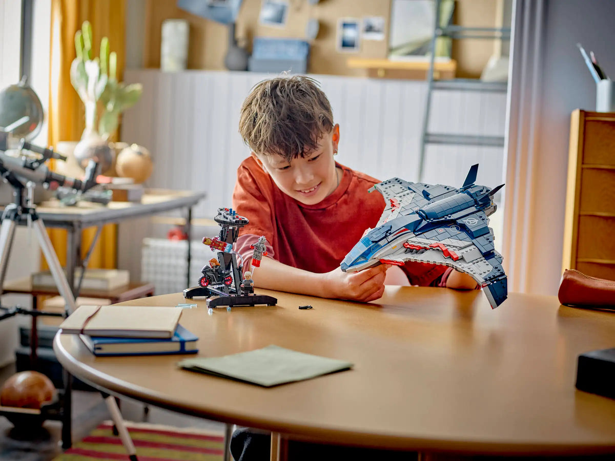 LEGO Marvel 76325 Avengers: Age of Ultron Quinjet