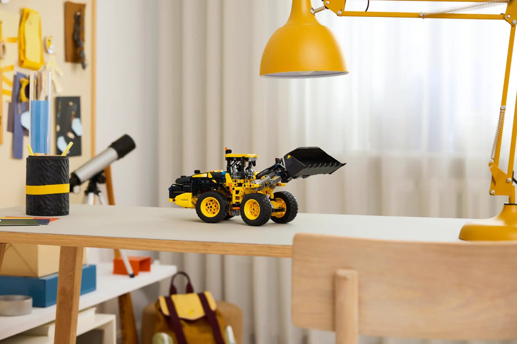 LEGO Technic 42209 Volvo L120 Electric Pyöräkuormaaja