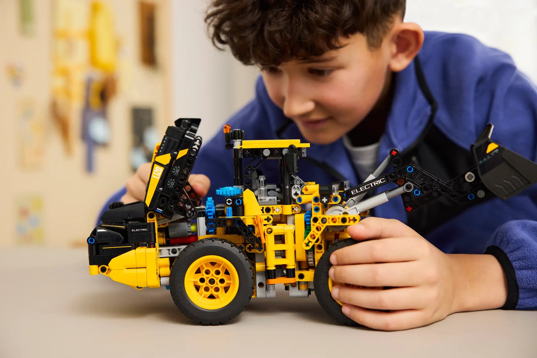 LEGO Technic 42209 Volvo L120 Electric Pyöräkuormaaja