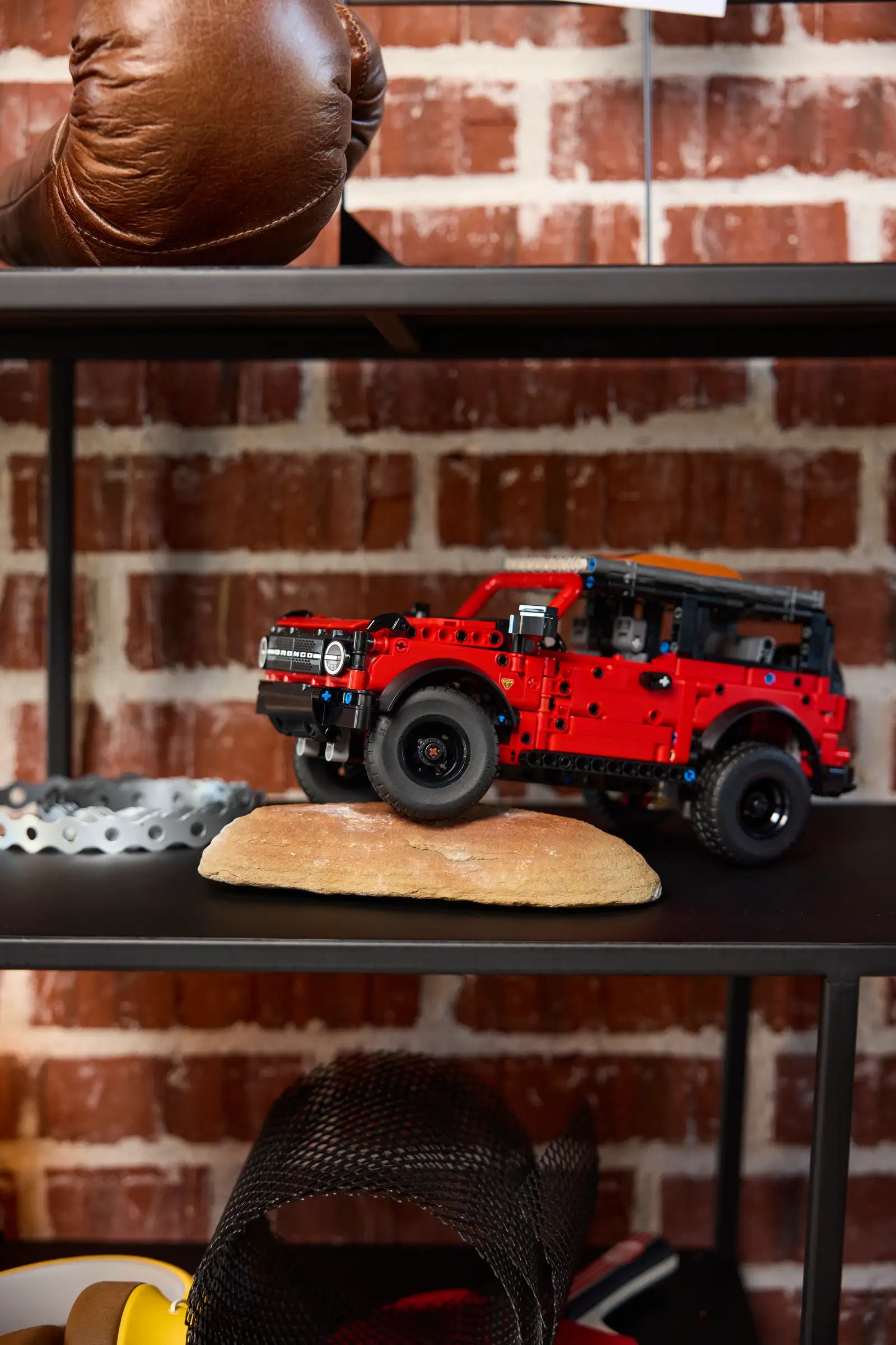 LEGO Technic 42213 Ford Bronco® Maasturi