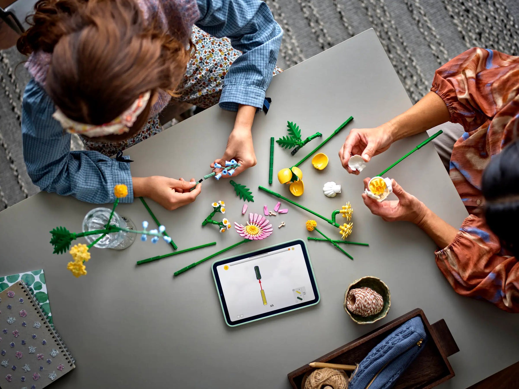 Lego 10347 Pieni Aurinkoinen Kukkakimppu