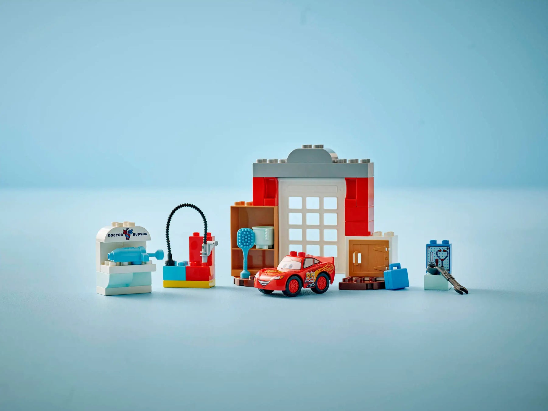 Lego Duplo 10456 McQueenin Vierailu Docin Tallilla