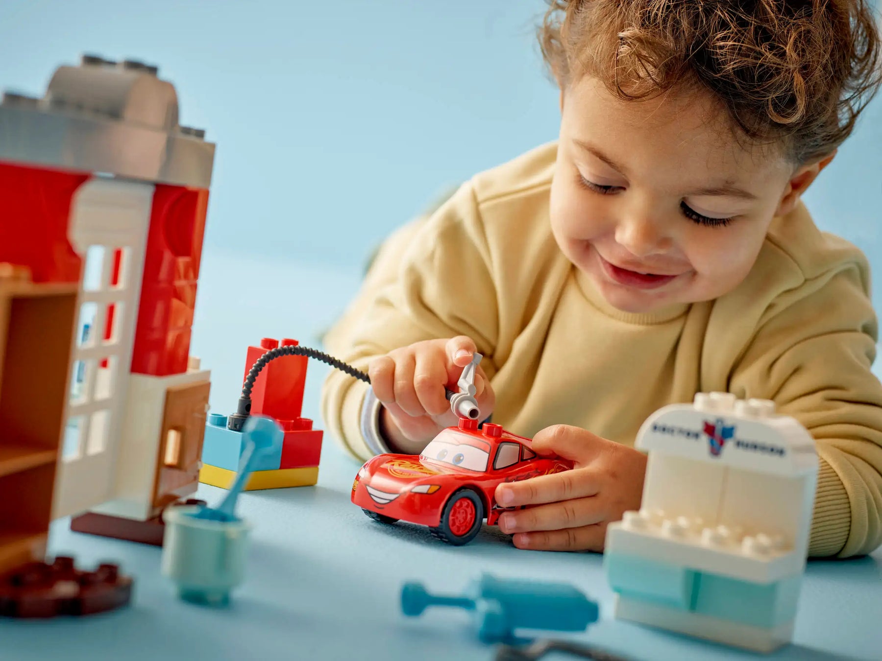 Lego Duplo 10456 McQueenin Vierailu Docin Tallilla