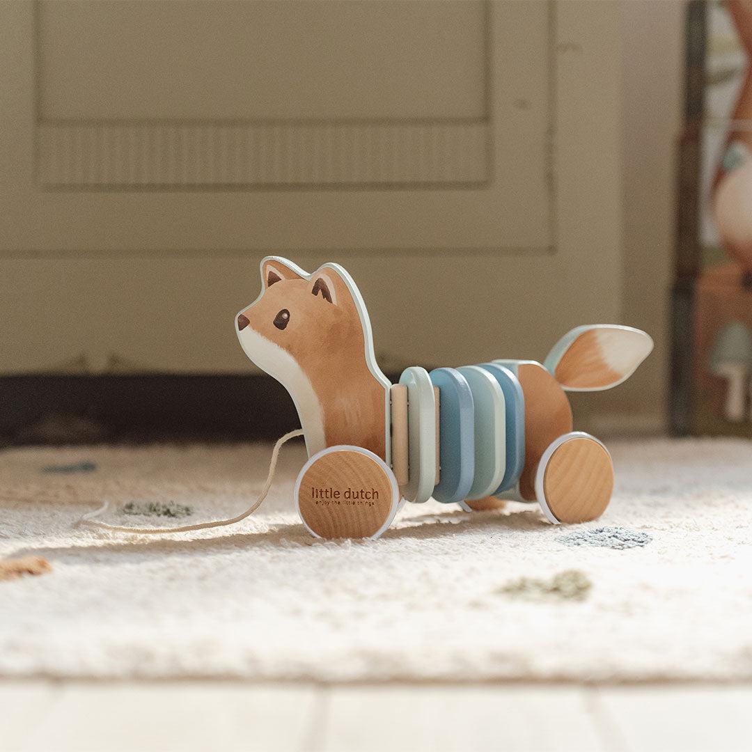 Little Dutch Forest Friends Kettu Vedettävä Puulelu