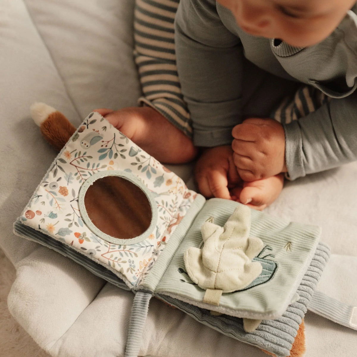 Little Dutch Forest Friends Pehmokirja/Aktiviteettikirja Kettu