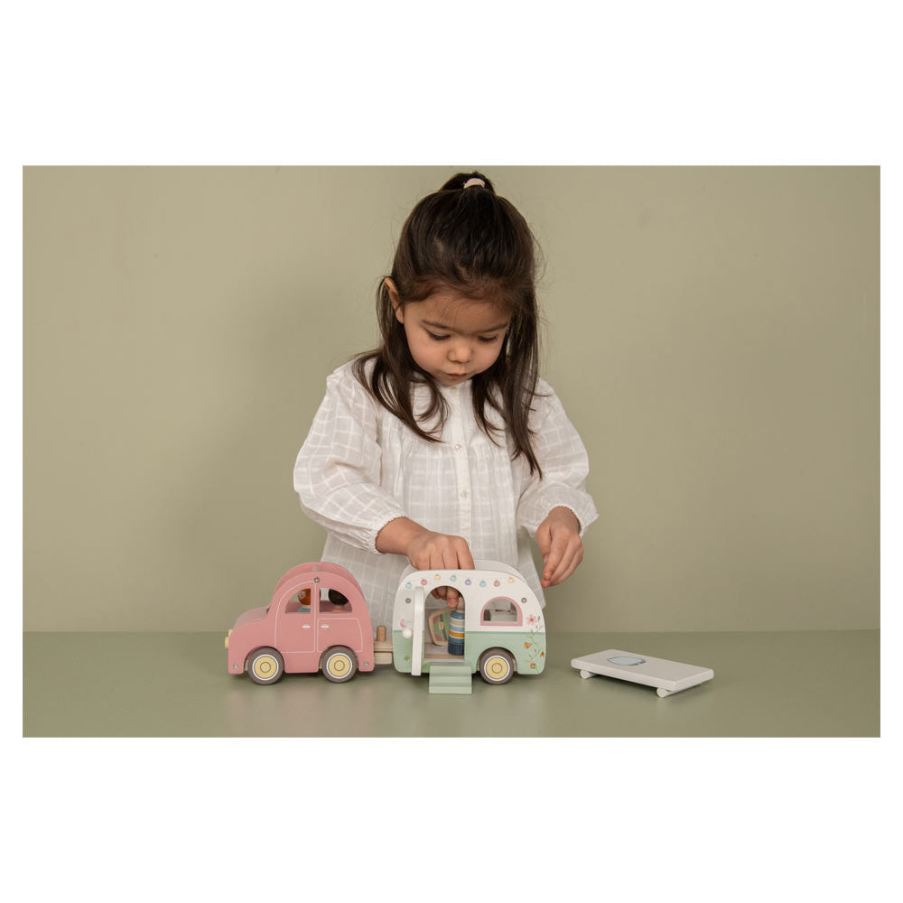 Little Dutch Puinen Auto ja Asuntovaunu