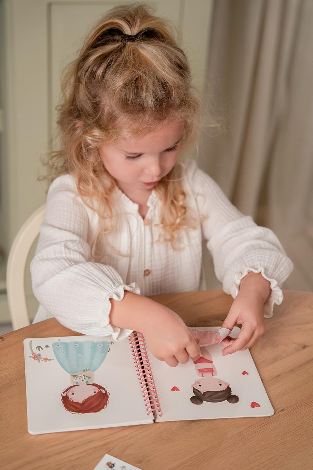 Little Dutch Rosa & Friends Dress Me Up Pukeutumisleikki