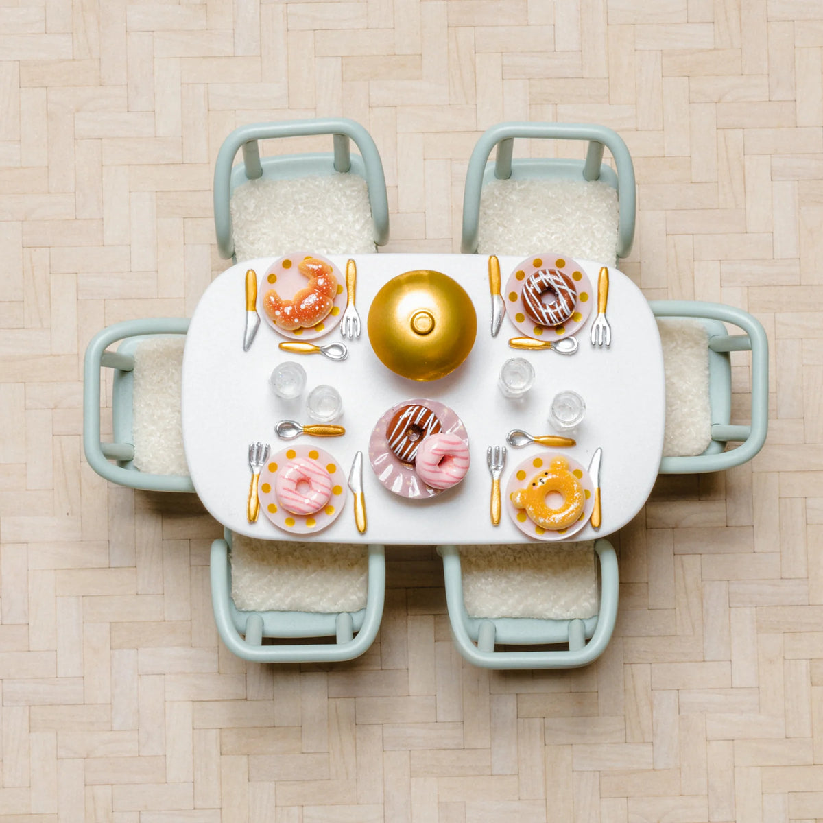 The Magical World of Lundby Nukkekoti Astiasto