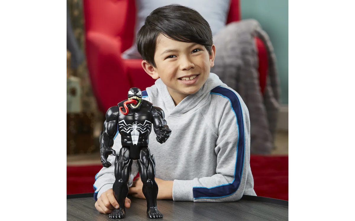 Spider-Man Titan Deluxe Venom Hahmo 30cm