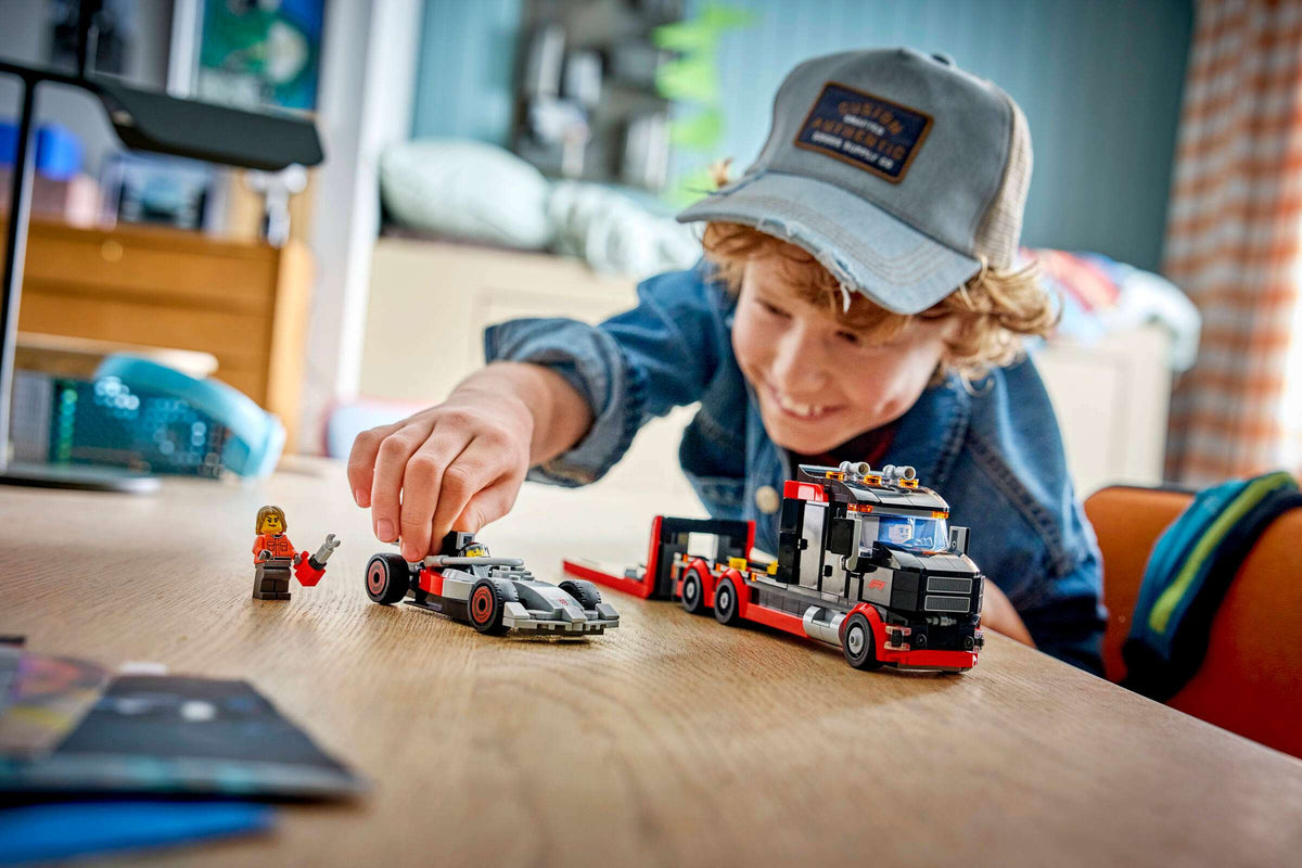 LEGO City 60493 F1-kuljetusauto ja Audi F1 ‑kilpa-auto