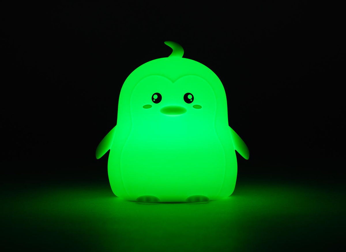 bo. Väriävaihtava Pingviini Yövalo