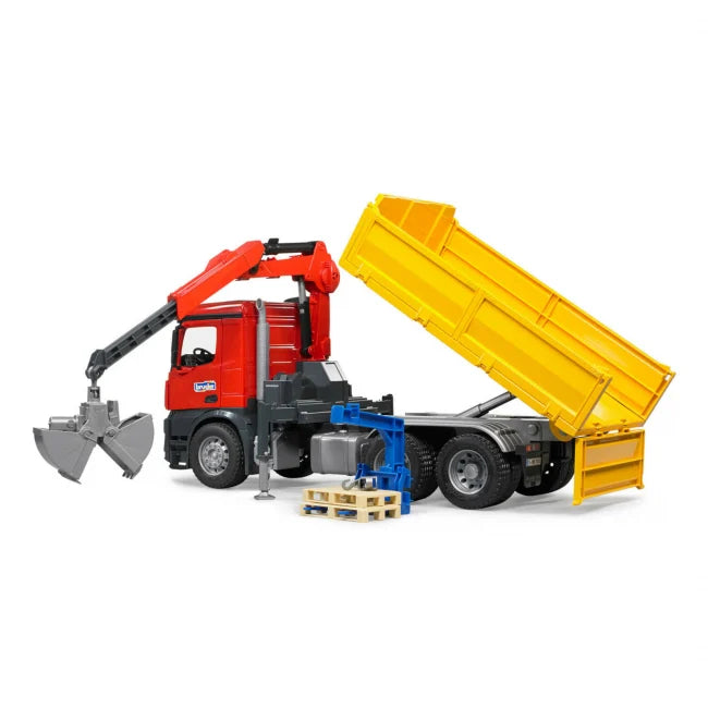 Bruder 03651 MB Kuorma-auto Nosturilla 1:16