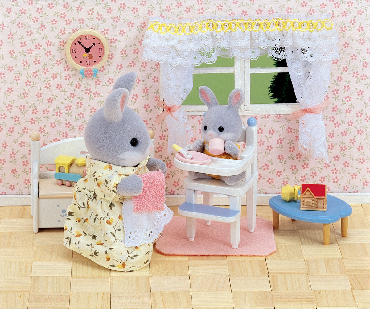 Sylvanian Families vauvan syöttötuoli