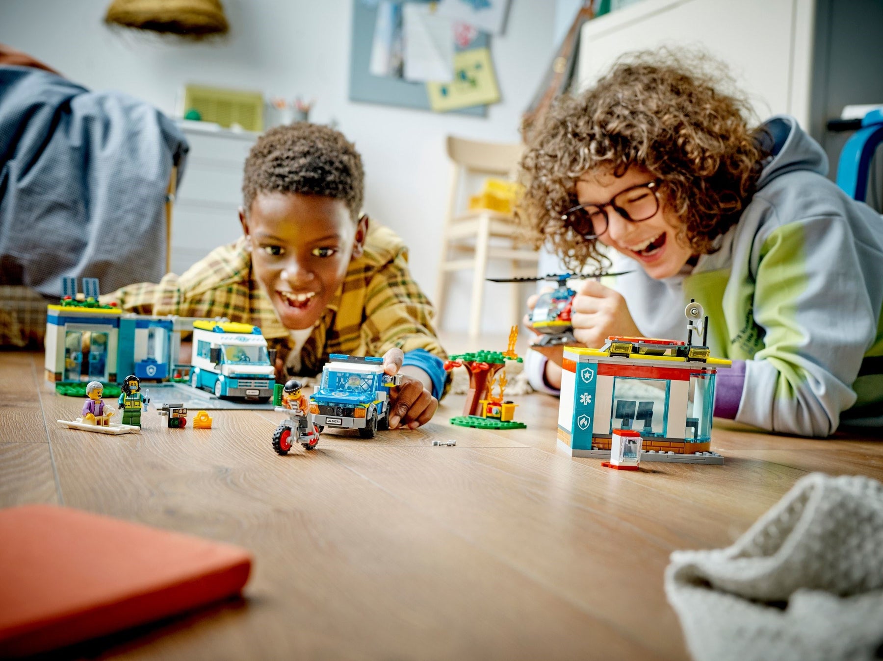 LEGO City 60371 Hälytysajoneuvojen Päämaja