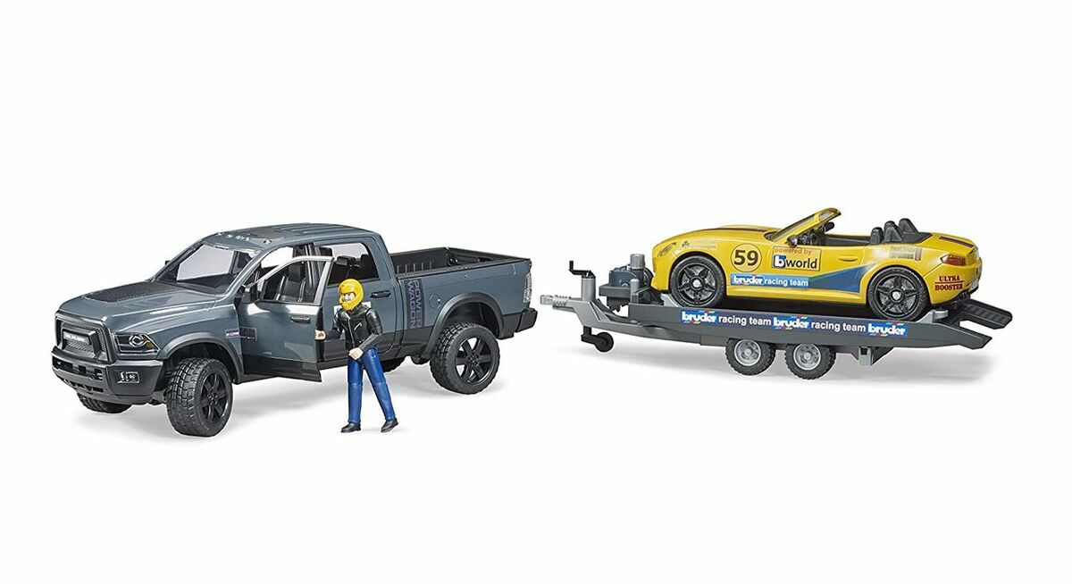Bruder RAM 2500 Power Wagon ja Bruder Roadster Racing team ajoneuvo