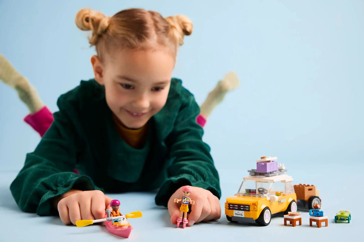 Lego Friends 42659 Ystävysten Hyvin Varusteltu Matka-auto