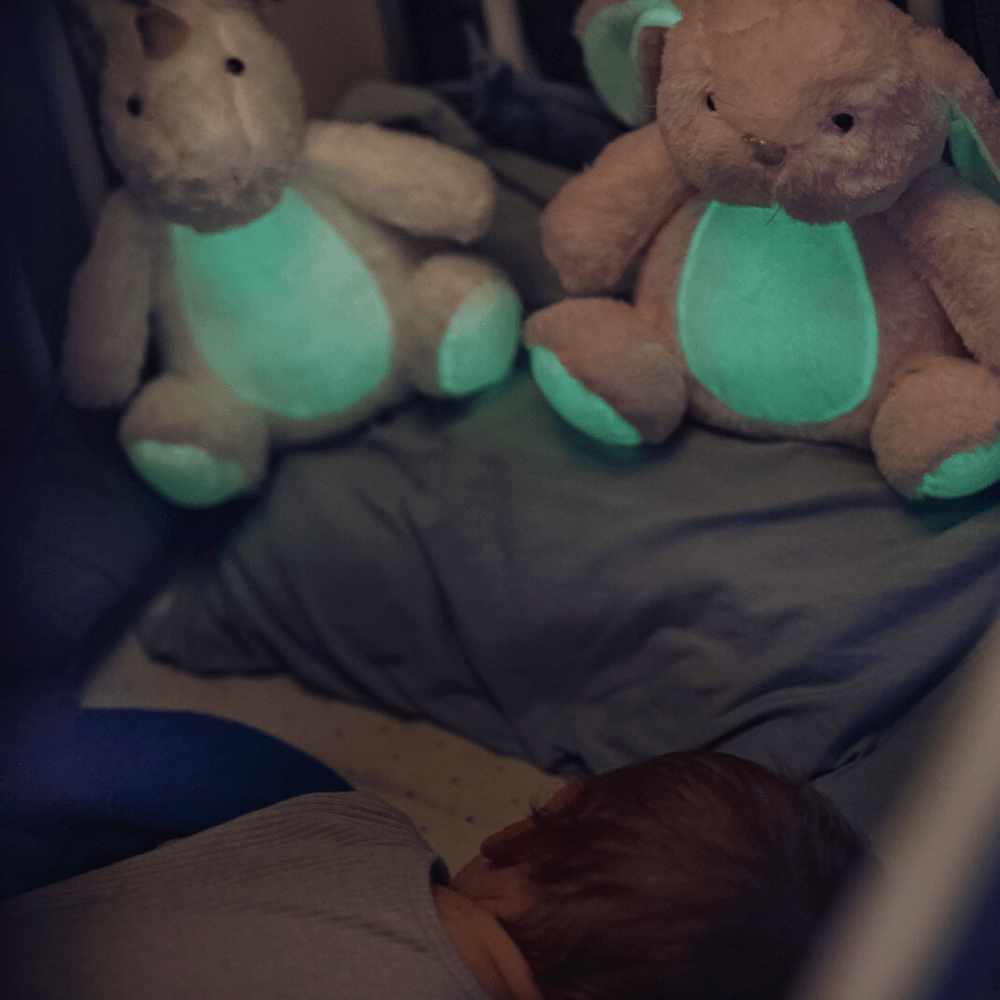 Teddykompaniet Pimeässä Hohtava Pupu Pehmolelu 23 cm