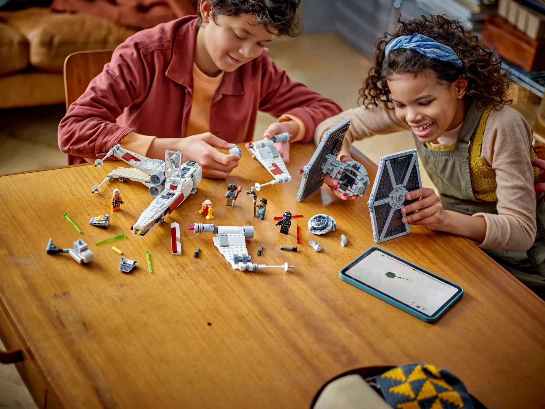 LEGO Star Wars 75393 TIE-hävittäjä ja X-Wing – Yhdistelmämalli