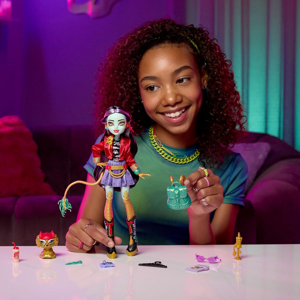 Monster High Jinafire Long ja Tarvikkeita