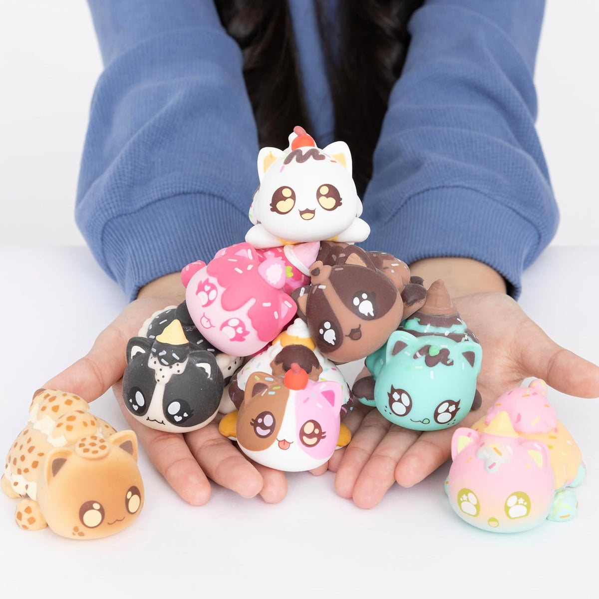 Aphmau MeeMeows Mystery Squishy Ice Cream S3