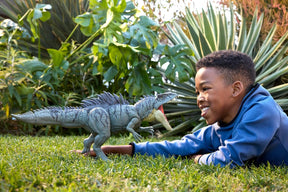 Jurassic World Survival Colossal Gigantosaurus Interaktiivinen Dinosaurus 54cm