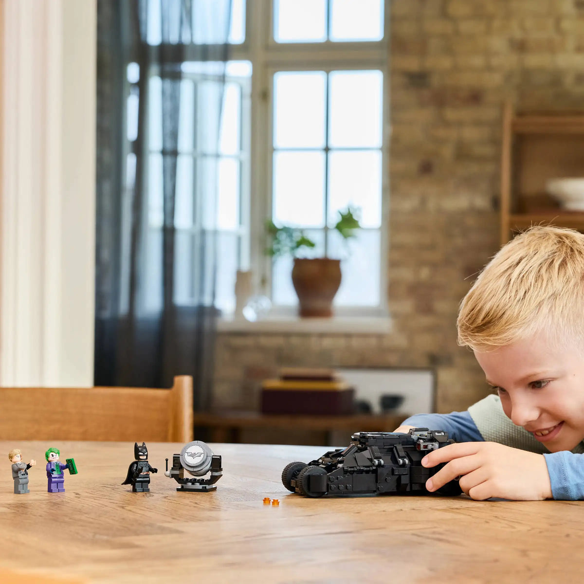 LEGO Batman 76303 Batman™ Tumbler vastaan Two-Face™ ja The Joker™