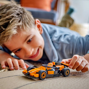LEGO City 60442 F1®-kuljettaja ja McLaren-kilpa-auto