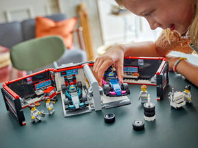 LEGO City 60444 F1®-Talli ja Mercedes-AMG‑ ja Alpine-autot