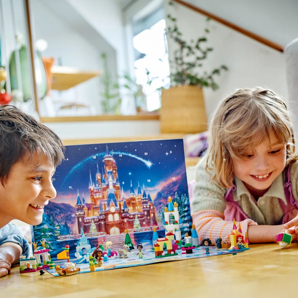 LEGO Disney 43253 Joulukalenteri 2024