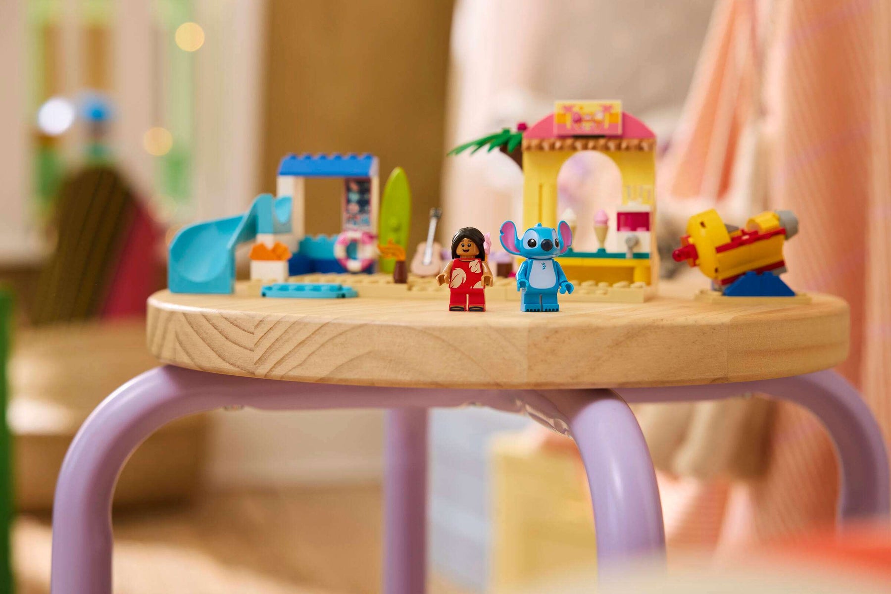 LEGO Disney 43280 Rantahupia Lilon ja Stitchin Kanssa