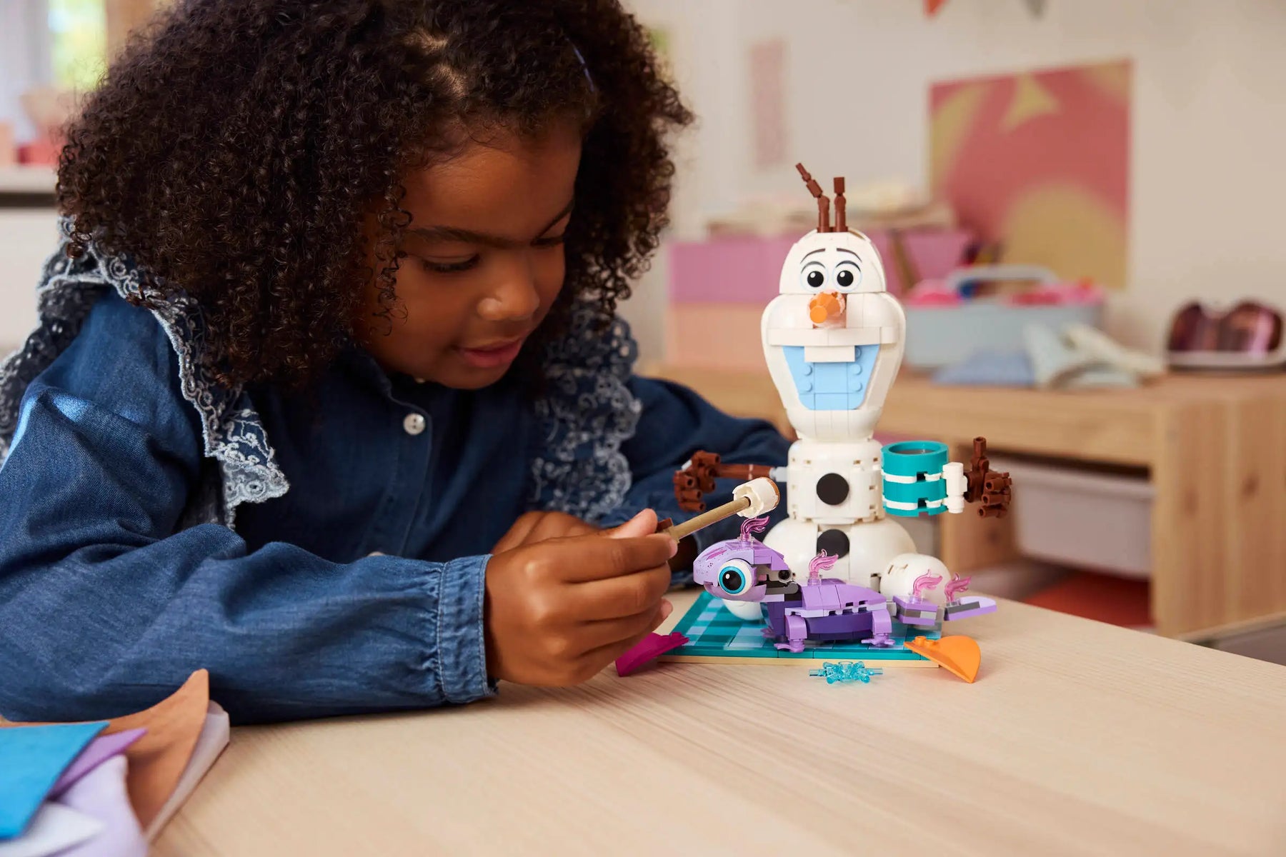 LEGO Disney 43287 Olafin ja Brunin Hauska Eväsretki