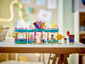 LEGO Friends 42649 Heartlake Cityn Karkkikauppa