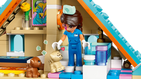 LEGO Friends 42651 Hevos ja Lemmikkisairaala