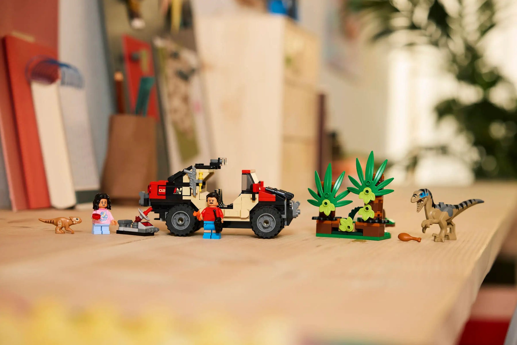 LEGO Jurassic World 76972 Raptor ja Pako Maastoautolla