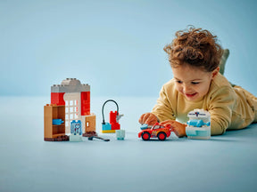 Lego Duplo 10456 McQueenin Vierailu Docin Tallilla